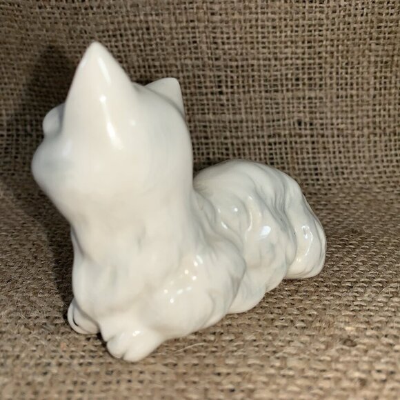 Vintage White Porcelain Cat Smiling Green Eyes Japan - Picture 3 of 10